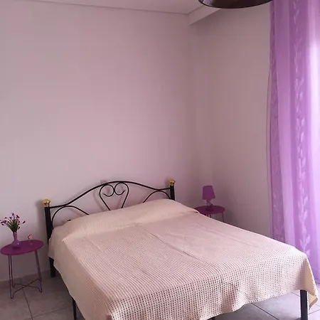 Cosy Flat Near The Beach * Néa Ankhíalos