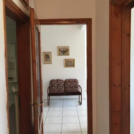 Cosy Flat Near The Beach * Néa Ankhíalos
