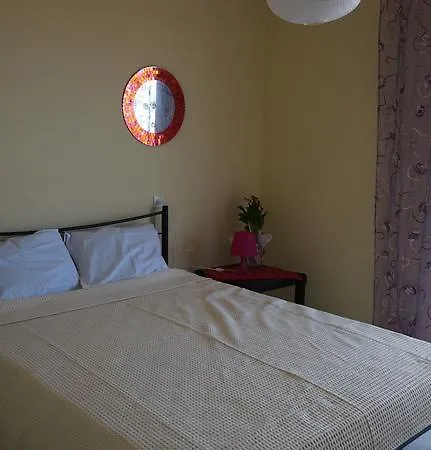 Cosy Flat Near The Beach Néa Ankhíalos