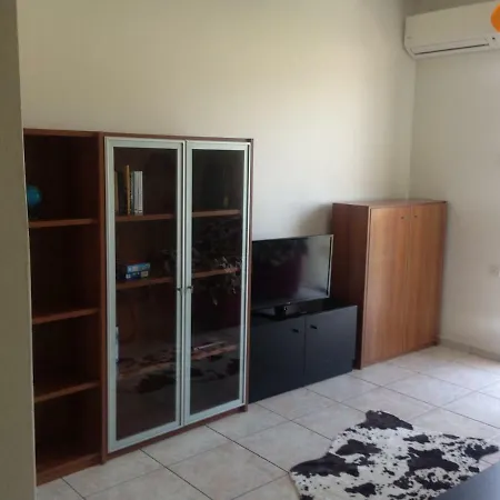 Cosy Flat Near The Beach * Néa Ankhíalos